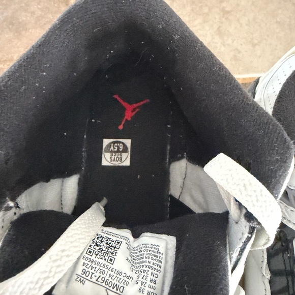 Jordan’s White and Black Sneakers with Red Accents - Picture 4 of 6